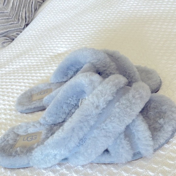 *NEW* UGG Baby Blue Slippers size 9 - Picture 5 of 5